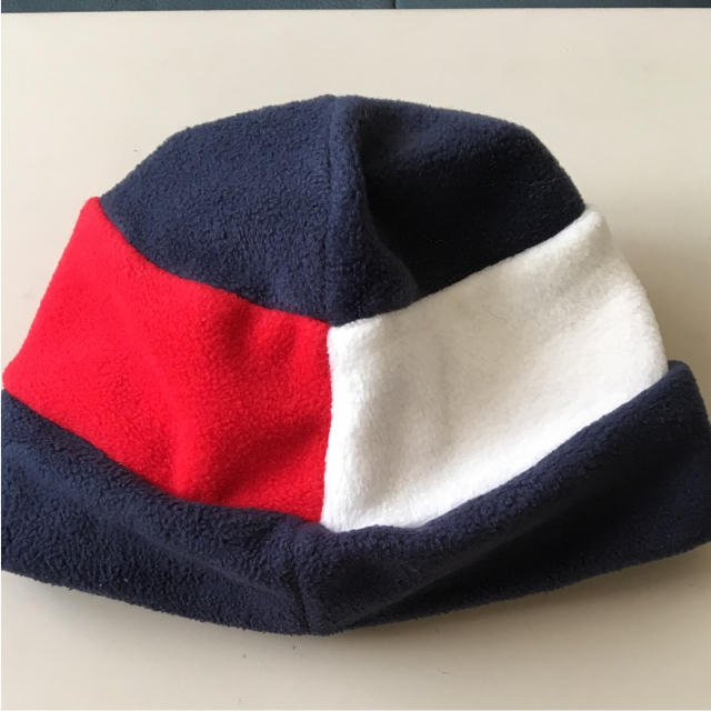 TOMMY HILFIGER(トミーヒルフィガー)のTOMMY HILFIGER 帽子 フラッグ F  フリース トミー レディースの帽子(ニット帽/ビーニー)の商品写真