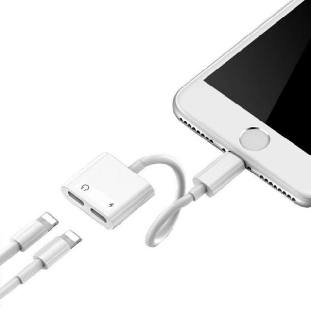 Apple(アップル)の【音楽を聴きながら充電】iPhone 2in1 ライトニング 分岐変換アダプター スマホ/家電/カメラのスマートフォン/携帯電話(バッテリー/充電器)の商品写真
