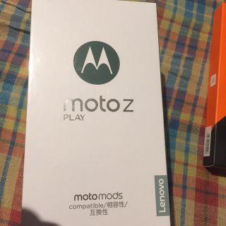 レノボ(Lenovo)の新品おまけ付き moto z PLAY モトローラ 3G/32G/有機EL(スマートフォン本体)