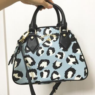 ヴィヴィアンウエストウッド(Vivienne Westwood)のヴィヴィアン / 美品2wayショルダーバッグハンドバッグヒョウ柄 水色 個性的(ショルダーバッグ)