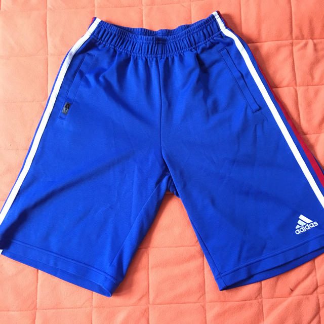 adidas(アディダス)のショートパンツ スポーツ/アウトドアのトレーニング/エクササイズ(その他)の商品写真