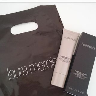 ローラメルシエ(laura mercier)のファンデーションプライマーハイドレーティング(化粧下地)