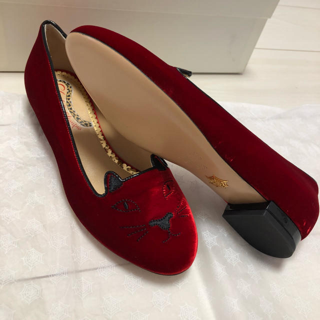 Charlotte Olympia(シャルロットオリンピア)のシャーロットオリンピア 新品 ベロア フラットパンプス 猫 35 1/2 レディースの靴/シューズ(バレエシューズ)の商品写真