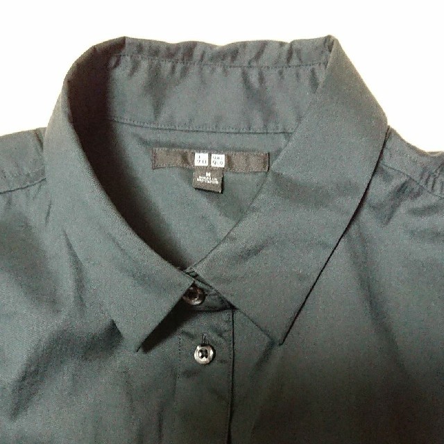 UNIQLO(ユニクロ)のけんむん様専用ユニクロ メンズシャツ ブラック メンズのトップス(Tシャツ/カットソー(半袖/袖なし))の商品写真