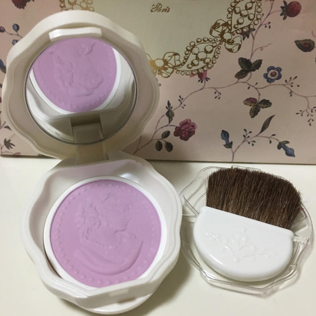 Les Merveilleuses LADUREE(レメルヴェイユーズラデュレ)の未使用 N16 パープル プレストチーク LADUREE コスメ/美容のベースメイク/化粧品(チーク)の商品写真