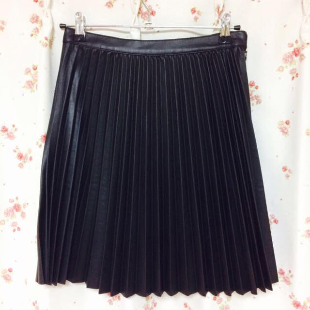 ZARA(ザラ)の今期ZARA♥️レザープリーツスカート レディースのスカート(ひざ丈スカート)の商品写真