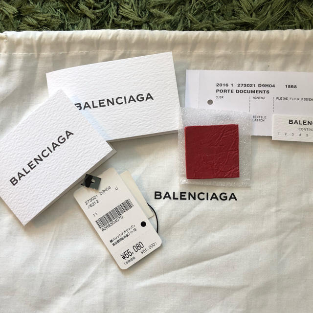 BALENCIAGA BAG(バレンシアガバッグ)のBALENCIAGA クラシッククリップS クラッチバッグ レッド バレンシアガ レディースのバッグ(クラッチバッグ)の商品写真