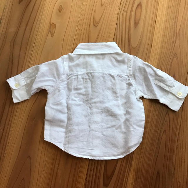 babyGAP(ベビーギャップ)のbaby gap 白シャツ キッズ/ベビー/マタニティのベビー服(~85cm)(シャツ/カットソー)の商品写真