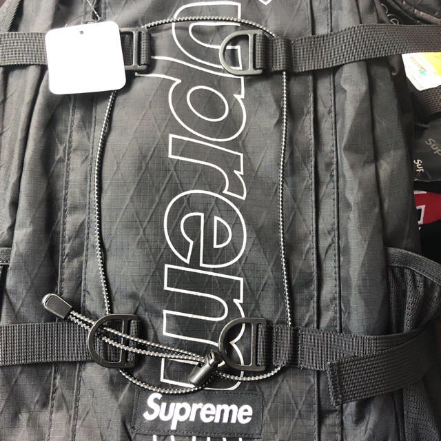 backpack supreme