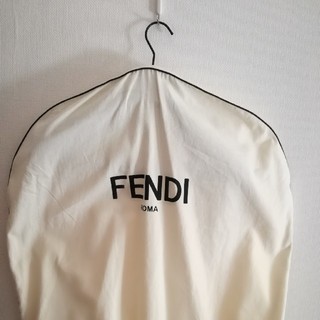 フェンディ(FENDI)のFendi 洋服カバーとハンガー(押し入れ収納/ハンガー)