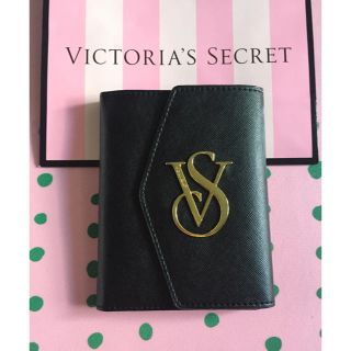 ヴィクトリアズシークレット(Victoria's Secret)のVictoria’s Secret 「新品」パスポートケース (名刺入れ/定期入れ)