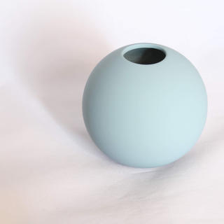 イッタラ(iittala)の【COOEE Design】ボール フラワーベース ８cm(花瓶)