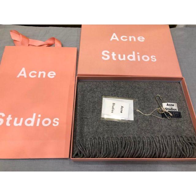 ACNE(アクネ)のアクネ　マフラー　グレー レディースのファッション小物(マフラー/ショール)の商品写真