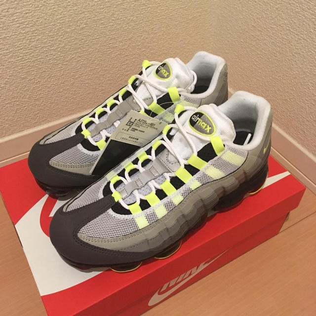 NIKE(ナイキ)のNIKE VAPORMAX 95 NEON YELLOW ヴェイパーマックス メンズの靴/シューズ(スニーカー)の商品写真