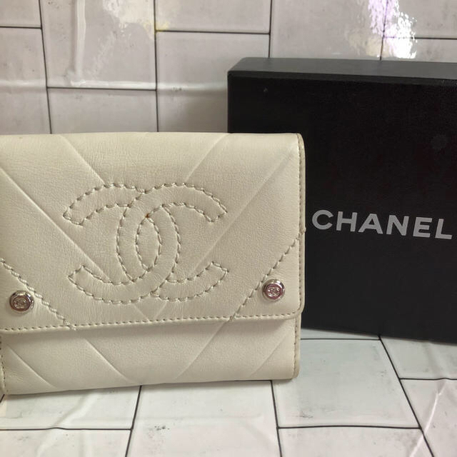 CHANEL(シャネル)のCHANEL Wホック 二つ折り財布 着払いの品 レディースのファッション小物(財布)の商品写真