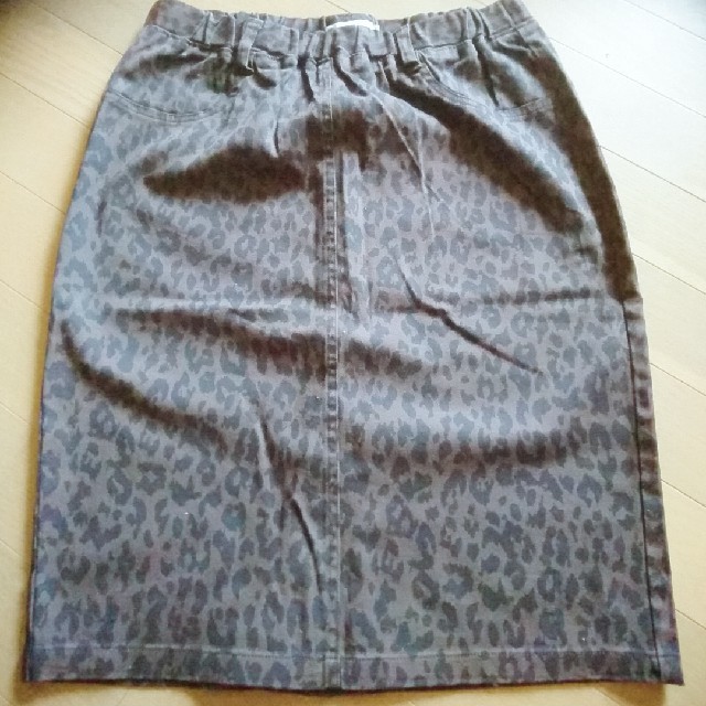 LEPSIM(レプシィム)のレオパード柄タイトスカート レディースのスカート(ひざ丈スカート)の商品写真