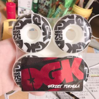 ディージーケー(DGK)のDGK 52mm ウィール(スケートボード)