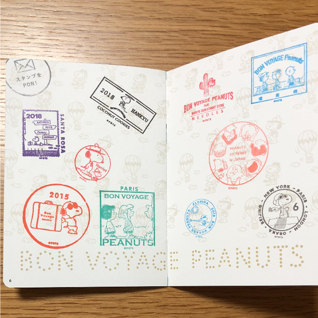 PEANUTS(ピーナッツ)のスヌーピー  パスポート  1冊 エンタメ/ホビーのおもちゃ/ぬいぐるみ(キャラクターグッズ)の商品写真