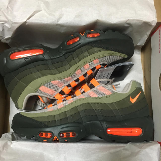 NIKE(ナイキ)のNIKE AIR MAX 95 トータルオレンジ OG メンズの靴/シューズ(スニーカー)の商品写真