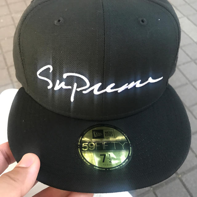 supreme newera 7 2/1 black