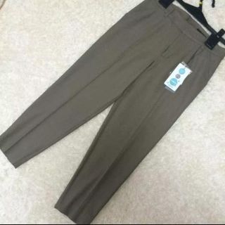 ビッキー(VICKY)の[新品・タグ付き]VICKY ストレッチセンタープレスパンツ(クロップドパンツ)