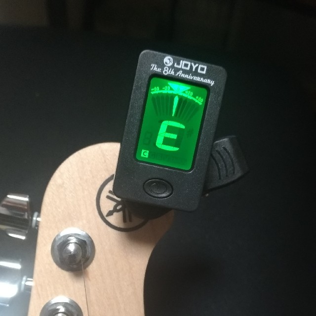 簡単　クリップチューナー 電池付 楽器のギター(エレキギター)の商品写真