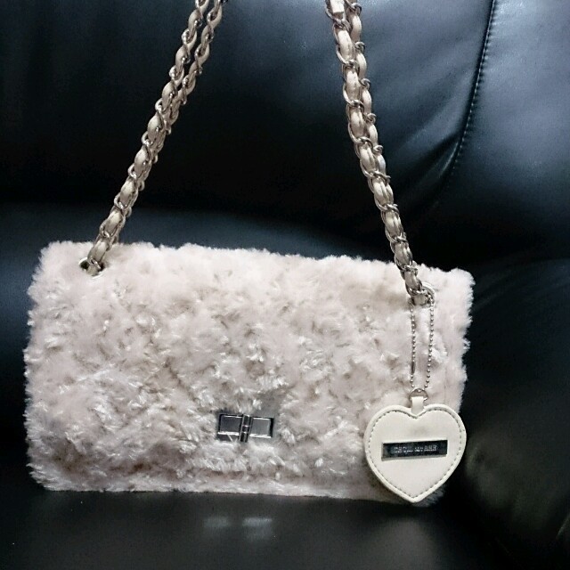 CECIL McBEE(セシルマクビー)のセシルマクビーの２wayモコモコバック☆ レディースのバッグ(ショルダーバッグ)の商品写真