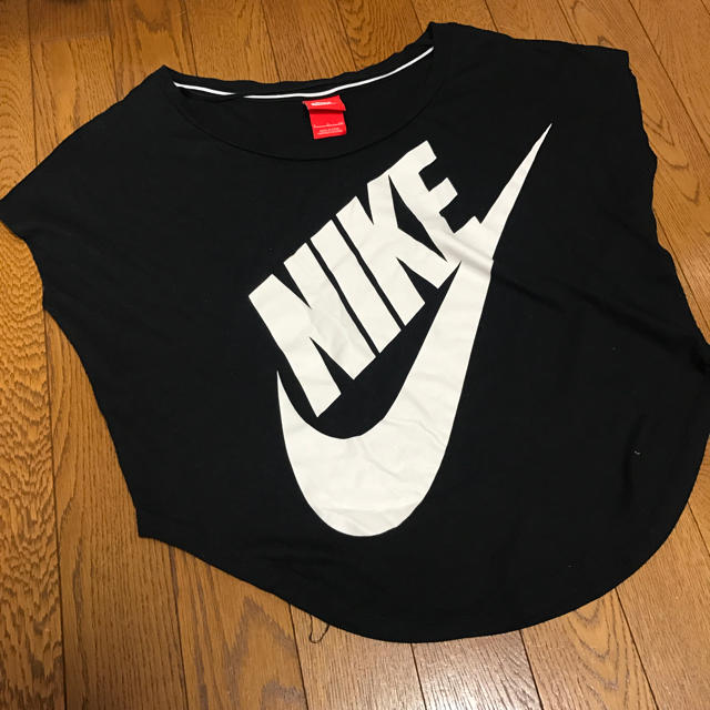 NIKE(ナイキ)のNIKE トップス レディースのトップス(Tシャツ(半袖/袖なし))の商品写真