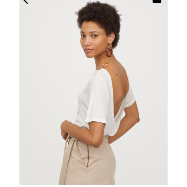 H&M(エイチアンドエム)のローバックトップス 背中開き レディースのトップス(Tシャツ(半袖/袖なし))の商品写真