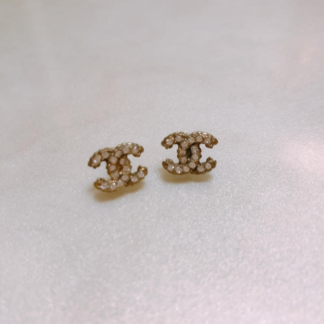 ピアス