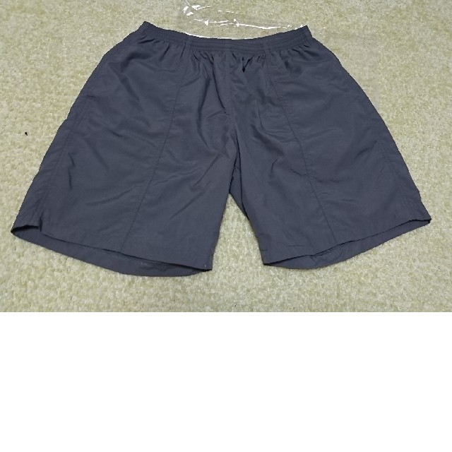 UNDEFEATED(アンディフィーテッド)のUNDEFEATED Field Seam Shorts カーキ M メンズのパンツ(ショートパンツ)の商品写真