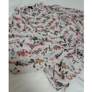 ザラ(ZARA)の花柄シフォンブラウス(シャツ/ブラウス(長袖/七分))