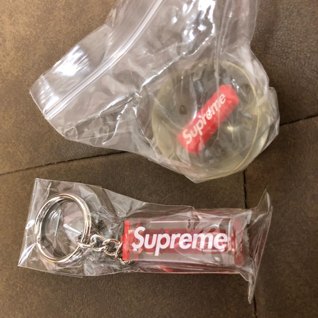 Supreme    レベルキーチェーン & スーパーボール ①