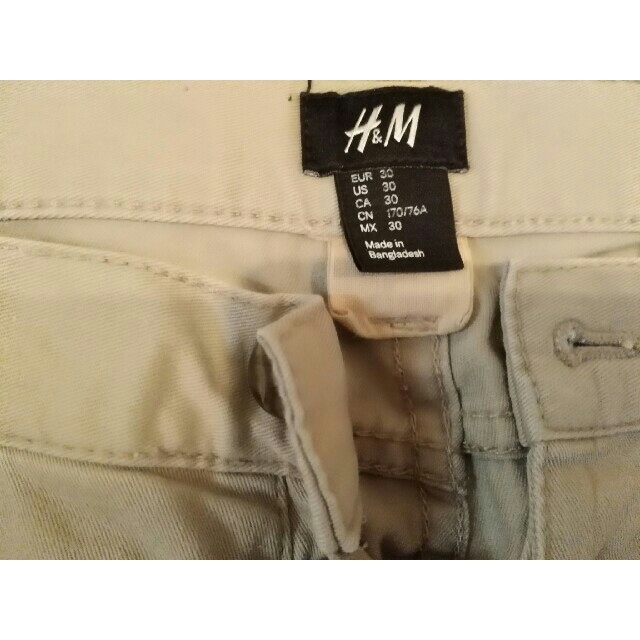H&M(エイチアンドエム)のパンツ　メンズ　H&M メンズのパンツ(チノパン)の商品写真