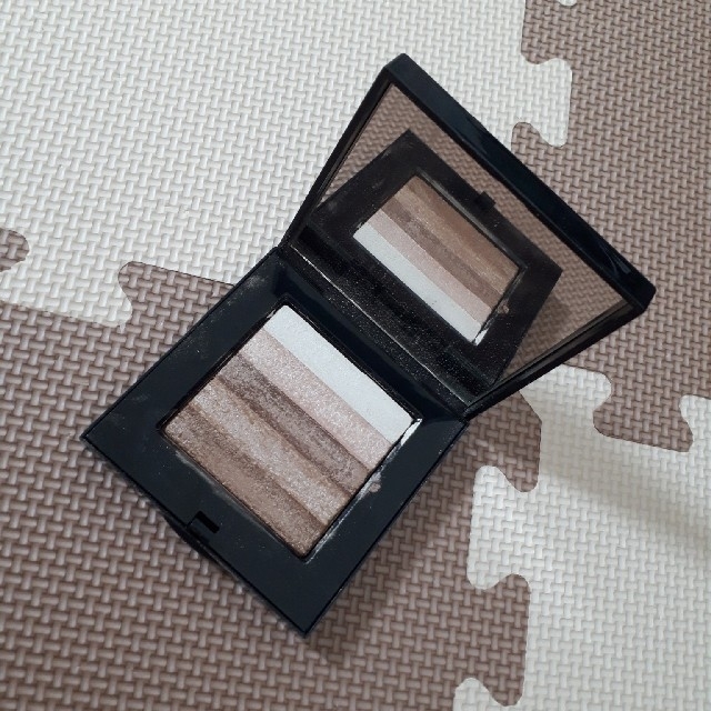 BOBBI BROWN(ボビイブラウン)のBobby Brown アイシャドウ コスメ/美容のベースメイク/化粧品(アイシャドウ)の商品写真