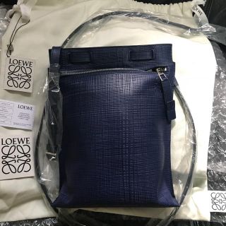 ロエベ(LOEWE)のロエベ ショルダーバッグ リネン 新品未使用 テクスチャードカーフ (ショルダーバッグ)