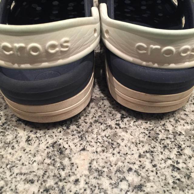 crocs(クロックス)のクロックス 22.5〜23くらい J3 キッズ/ベビー/マタニティのキッズ靴/シューズ(15cm~)(サンダル)の商品写真