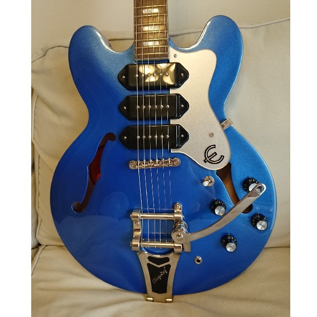 Epiphone(エピフォン)の最終値下げ エピフォン リビエラカスタム P93 ロイヤルブルー Ltd. 楽器のギター(エレキギター)の商品写真