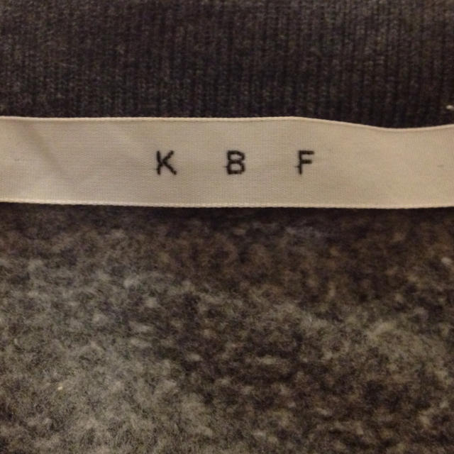 KBF(ケービーエフ)のKBF トレーナー レディースのトップス(トレーナー/スウェット)の商品写真