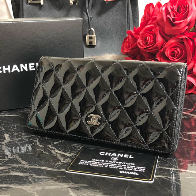 送料0円】 エナメル マトラッセ シャネル CHANEL - CHANEL 二つ折り