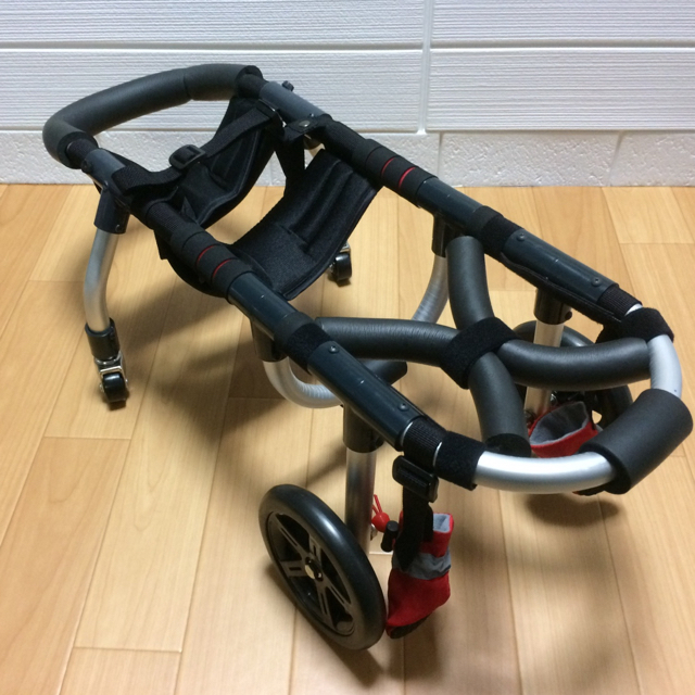 ■犬の車椅子 小型犬用4輪 2.5kg～8kg位 /歩行器 犬用車いす