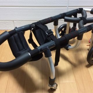 ■犬の車椅子 小型犬用4輪車 2kg～8kg位 顎乗せ付き 歩行器 犬用車いす