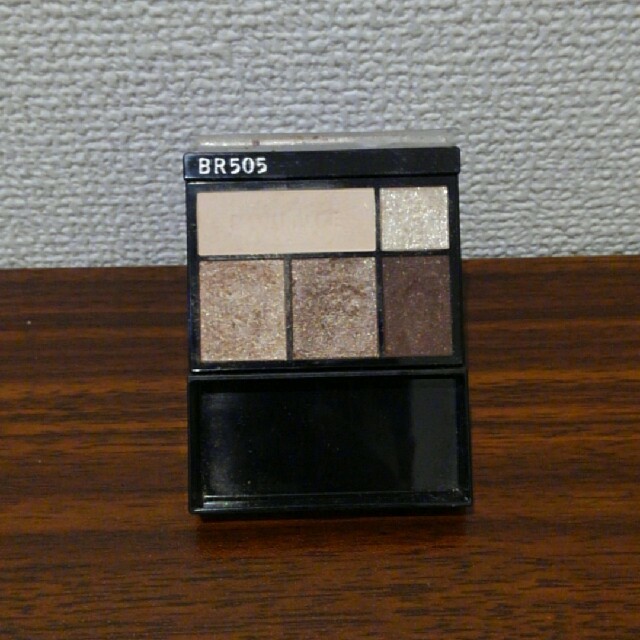 MAQuillAGE(マキアージュ)のマキアージュ ドラマティックスタイリングアイズ

BR505 コスメ/美容のベースメイク/化粧品(アイシャドウ)の商品写真