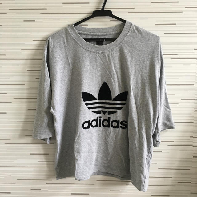 adidas(アディダス)のadidas Ｔシャツ レディースのトップス(Tシャツ(長袖/七分))の商品写真