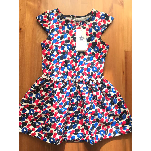 PETIT BATEAU(プチバトー)のなの様専用♡6ans プリントスウェットワンピース キッズ/ベビー/マタニティのキッズ服女の子用(90cm~)(ワンピース)の商品写真