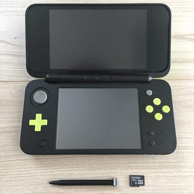 NEW ニンテンドー 2DS LL 本体　ライムグリーン　タッチペン付き　本体