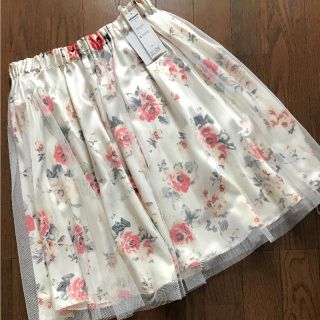 アベイル(Avail)の【新品】しまむら  アベイル  チュール  花柄スカート(ひざ丈スカート)