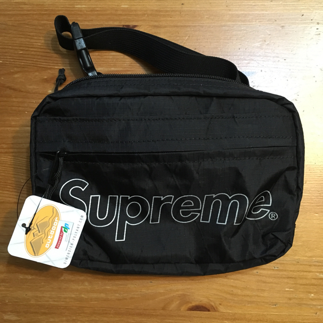 Supreme Shoulder Bag black 18FW