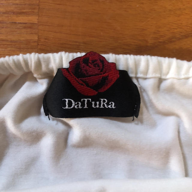 DaTuRa(ダチュラ)のDaTuRa ベアトップ パール付き レディースのトップス(ベアトップ/チューブトップ)の商品写真