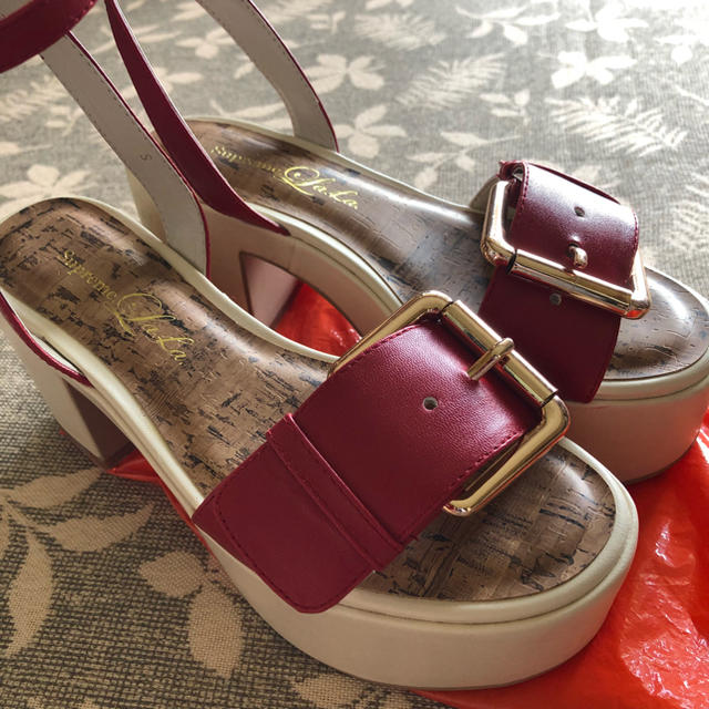 Supreme.La.La.(シュープリームララ)の厚底 赤 サンダル レディースの靴/シューズ(サンダル)の商品写真